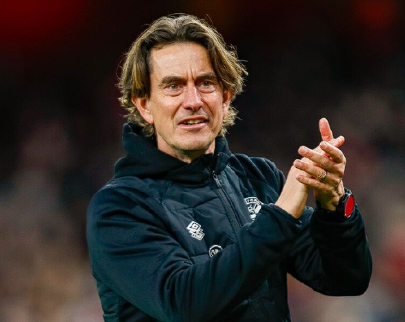 热刺客平布伦特福德后，弗兰克剖析赛况与球队现状